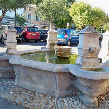 Fontaine de la Porte-Neuve de Pernes-les-Fontaines
